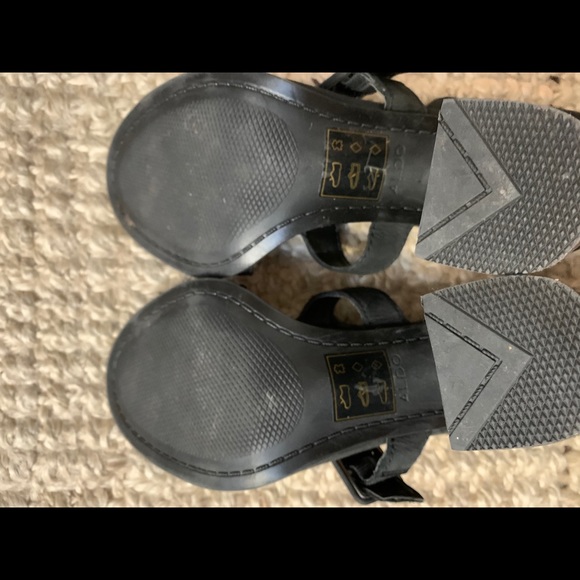 Black Suede open toed block heels with buckles - Picture 4 of 5